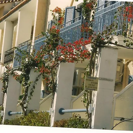 Louisa Aparthotel Poros (Kefalonia)