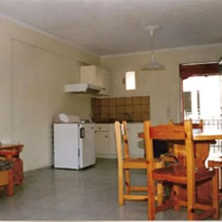 Louisa Aparthotel 2*