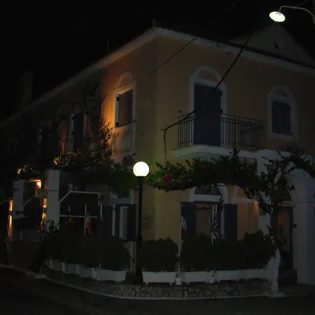 Louisa Aparthotel Poros (Kefalonia)