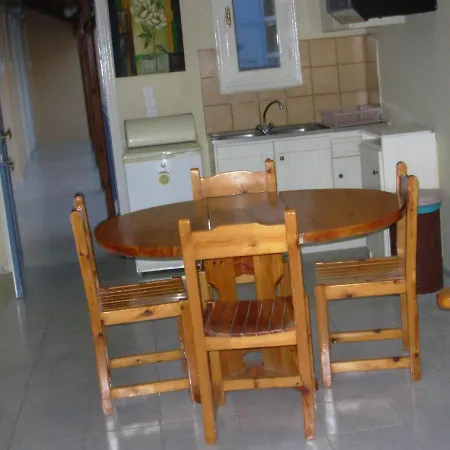 Louisa 2* Poros (Kefalonia)